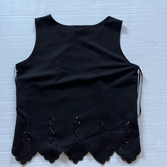 🎉6/$26🎉RUE 21 Scalloped Cut Out Crop Top - Picture 5 of 5